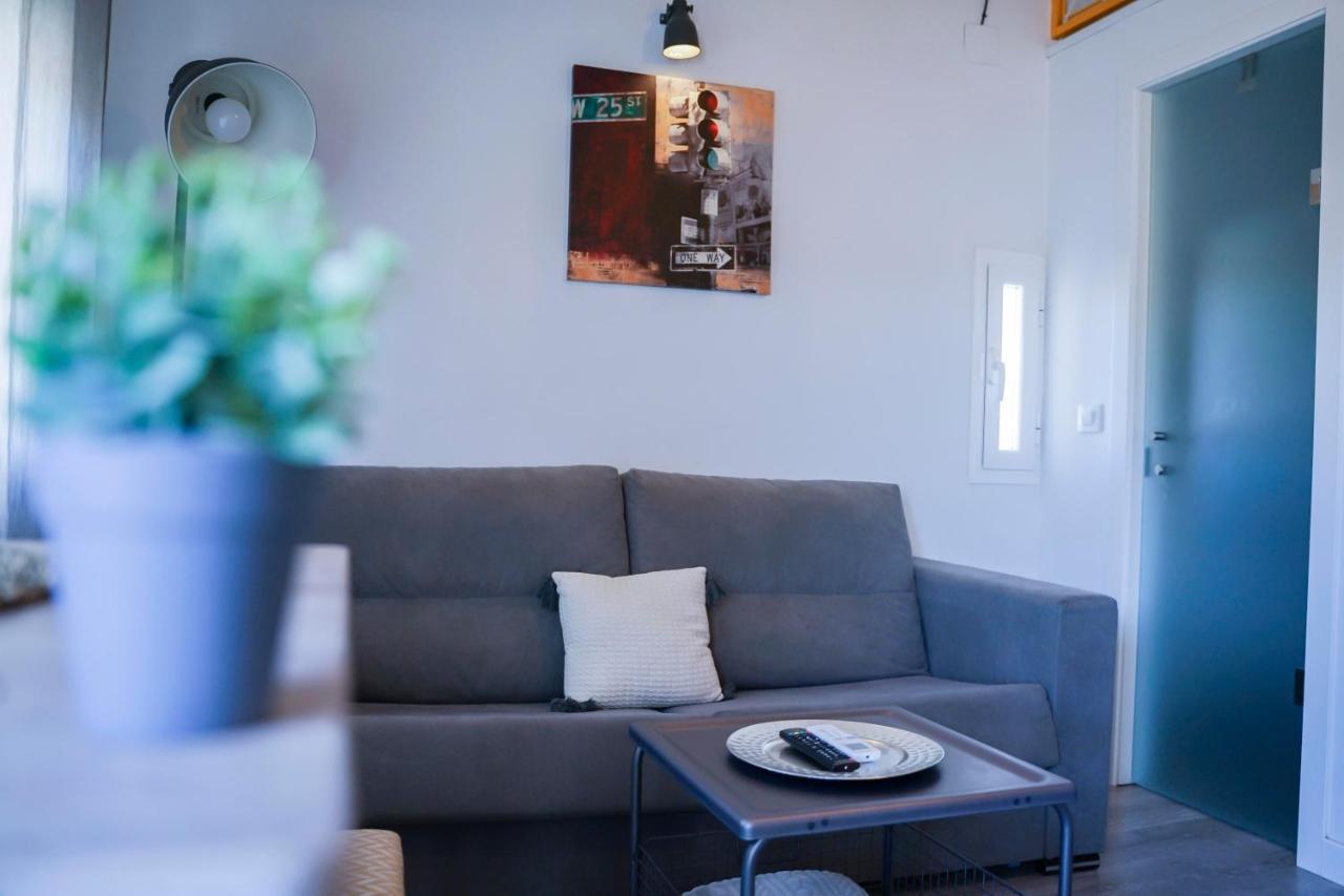 Apartamentos Suites Cariátide Plasencia Esterno foto
