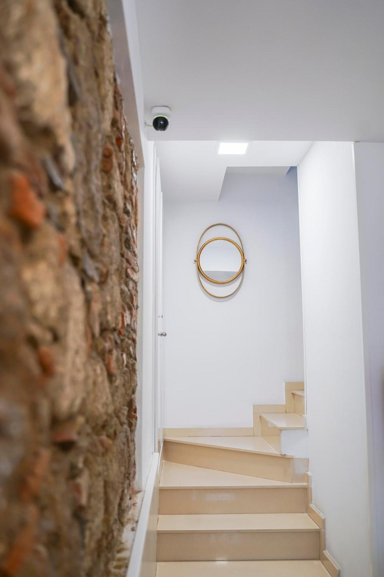 Apartamentos Suites Cariátide Plasencia Esterno foto