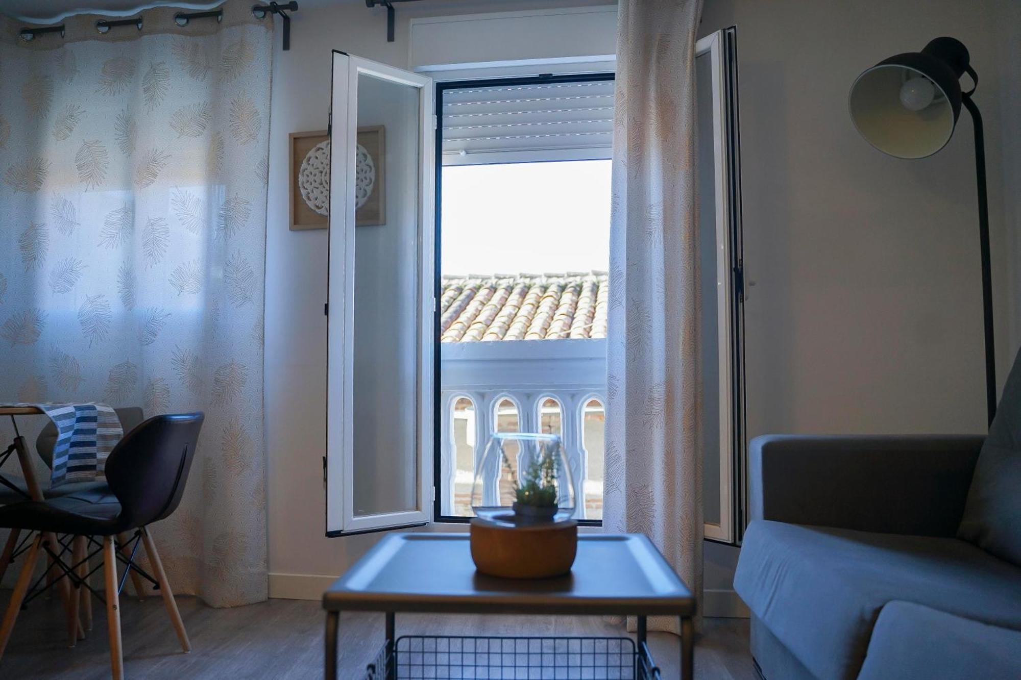 Apartamentos Suites Cariátide Plasencia Esterno foto