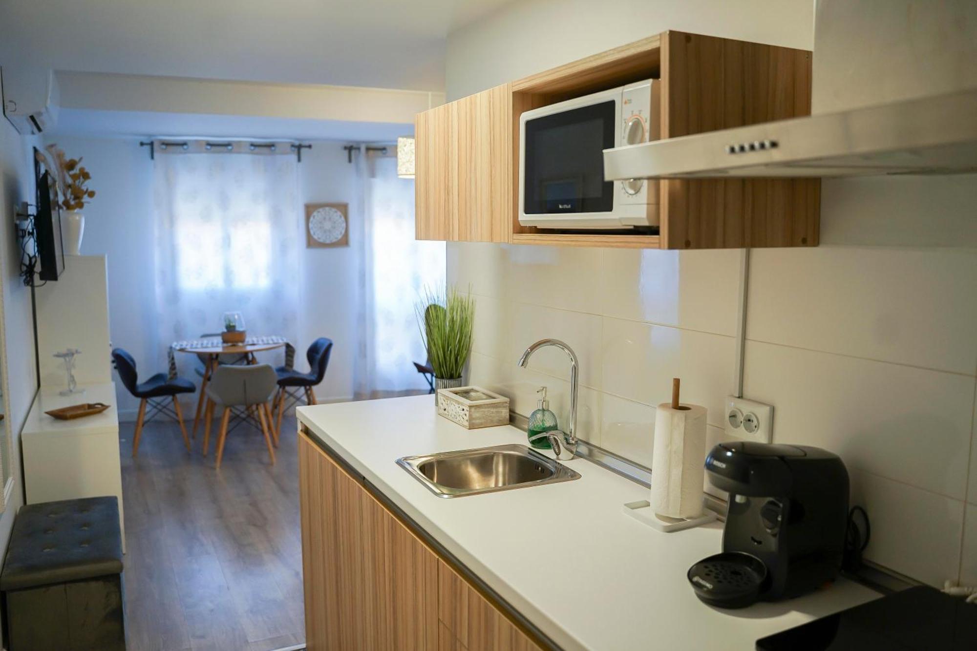 Apartamentos Suites Cariátide Plasencia Esterno foto
