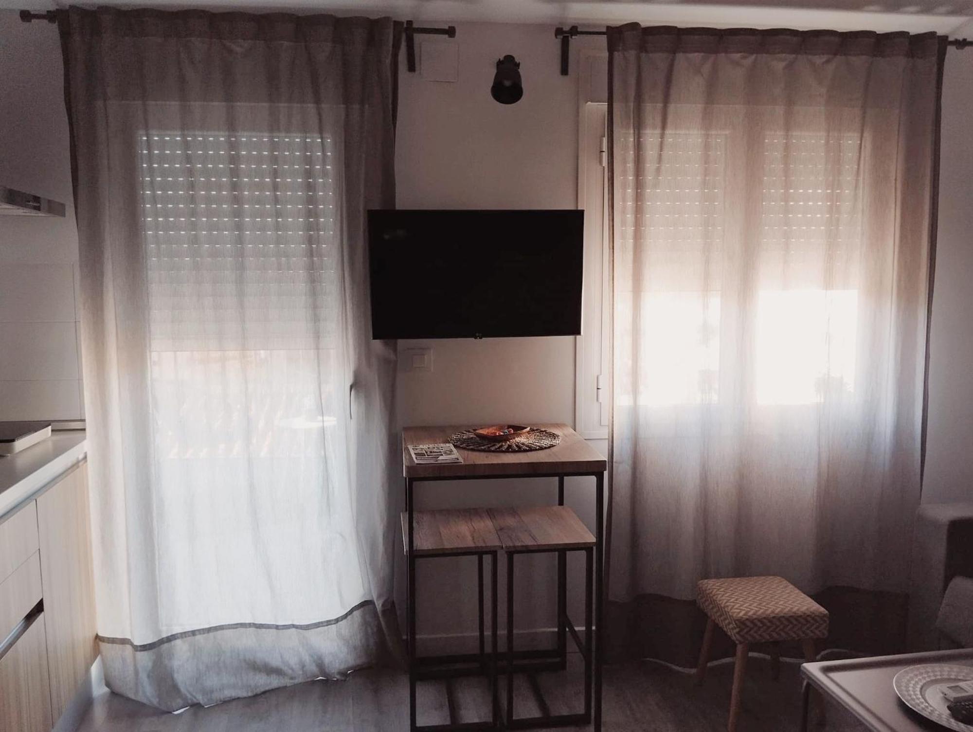 Apartamentos Suites Cariátide Plasencia Esterno foto