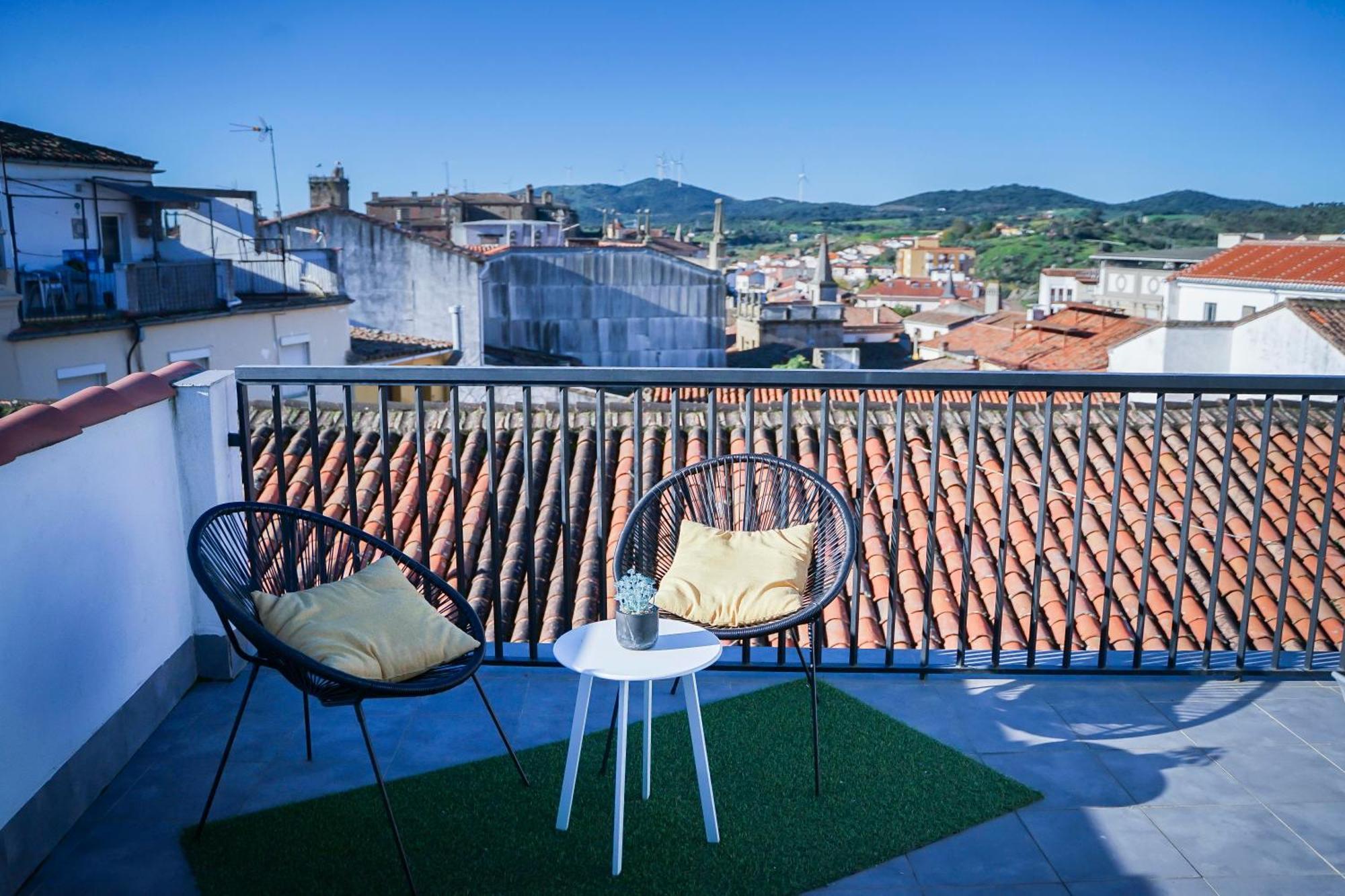 Apartamentos Suites Cariátide Plasencia Esterno foto