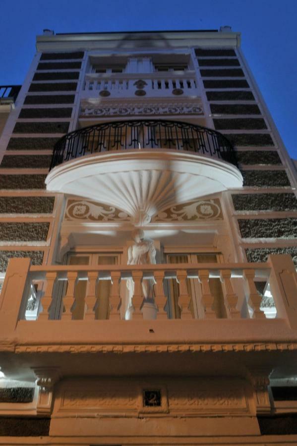 Apartamentos Suites Cariátide Plasencia Esterno foto